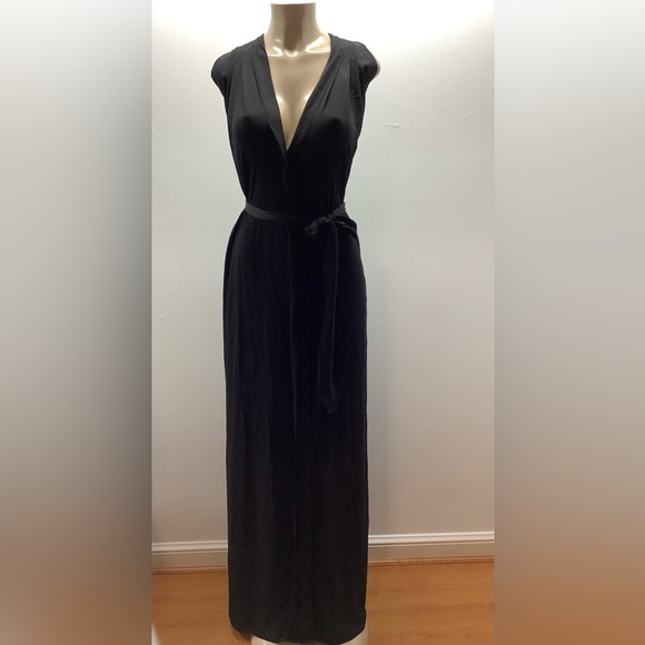 Halston Heritage Size XS Elegant Black Maxi Dress With Front Slit. Preloved - Picture 3 of 9